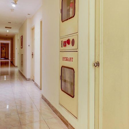 Townhouse Oak Hotel Grand Cikarang Exterior foto