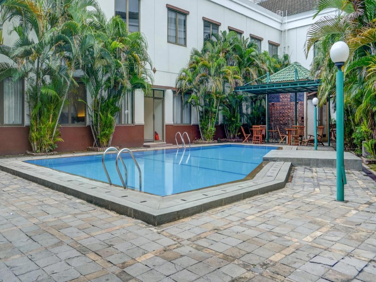 Townhouse Oak Hotel Grand Cikarang Exterior foto