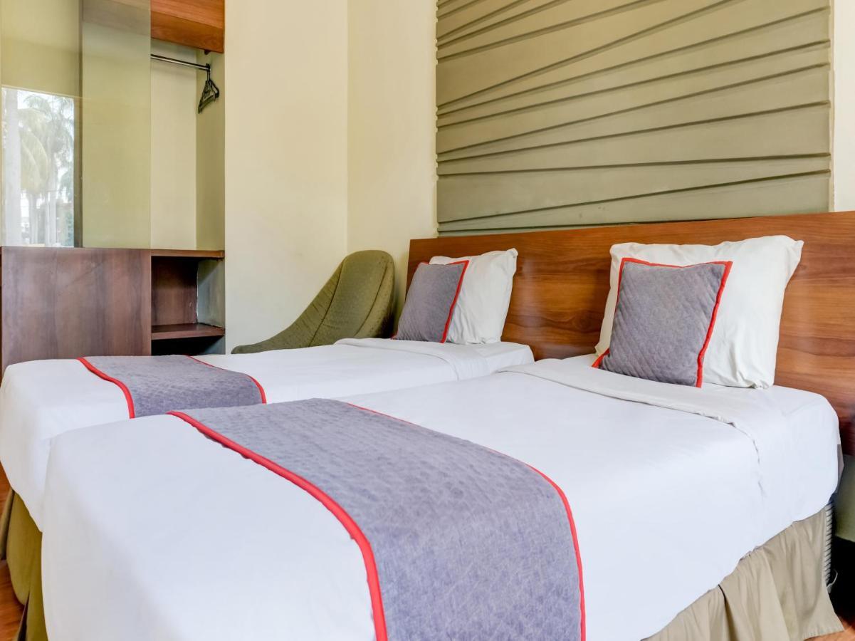 Townhouse Oak Hotel Grand Cikarang Exterior foto